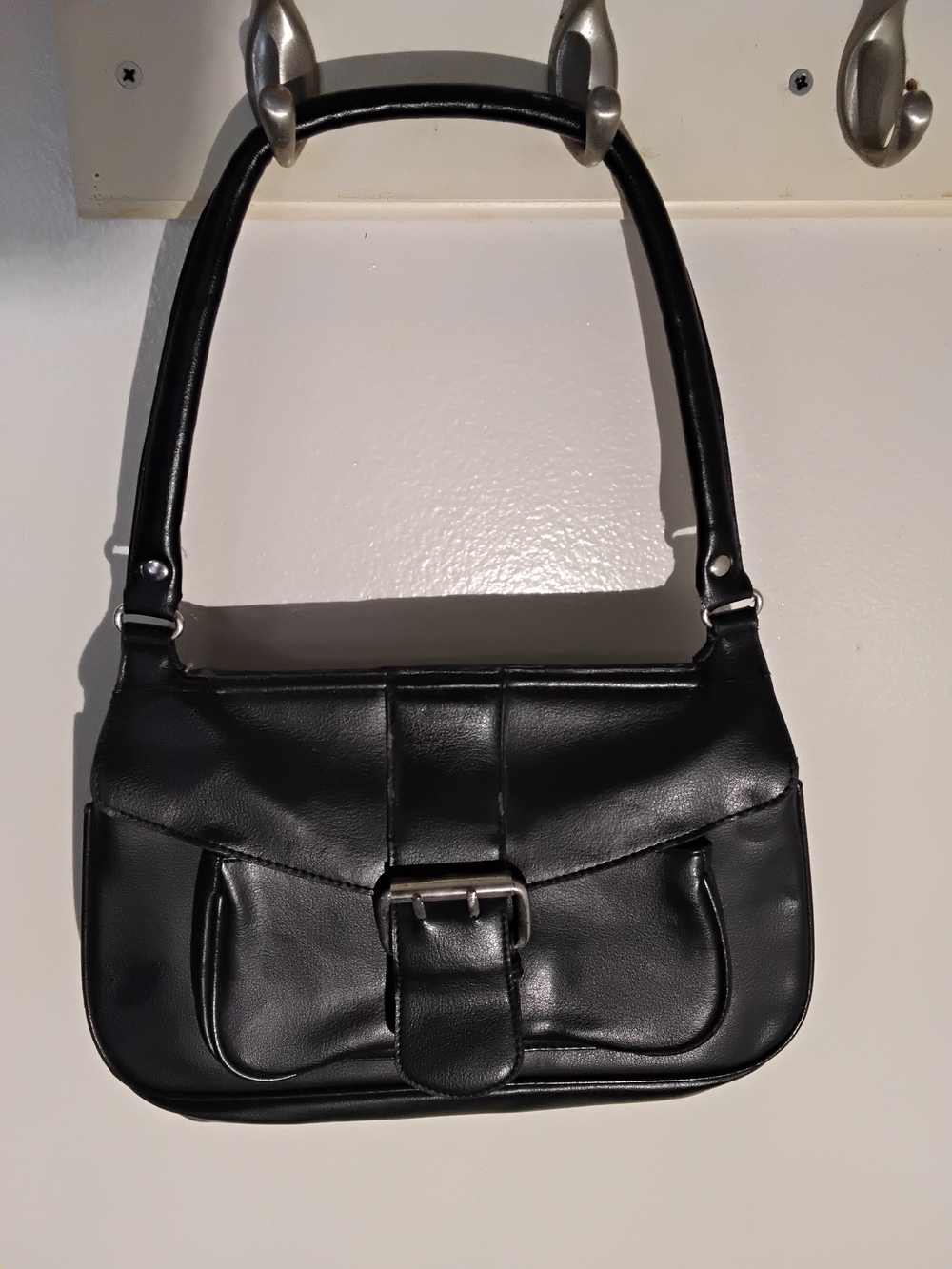 Classic Black Shoulder Bag - Sleek Everyday Women's Purse